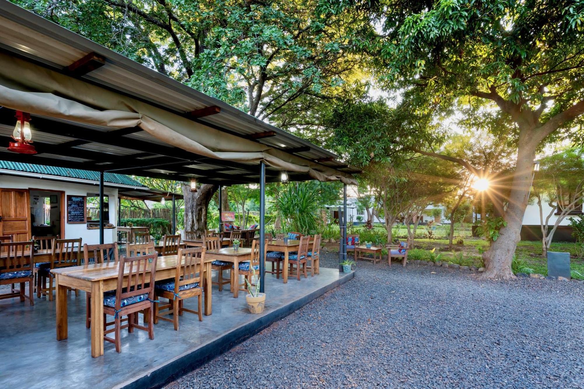 Kamunjila Lodge リビングストン エクステリア 写真