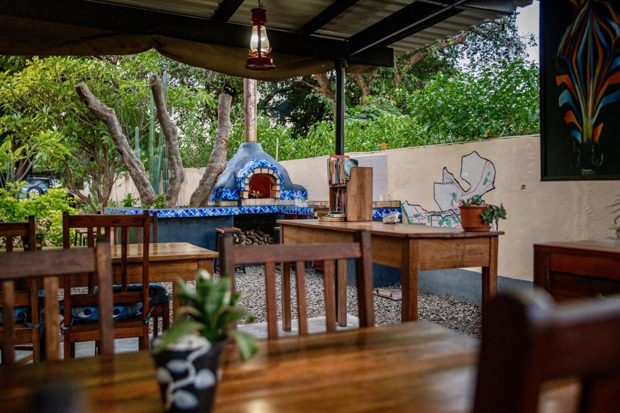 Kamunjila Lodge リビングストン エクステリア 写真