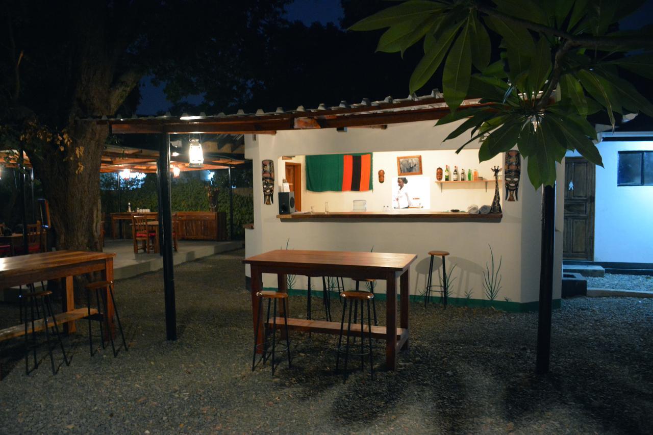 Kamunjila Lodge リビングストン エクステリア 写真
