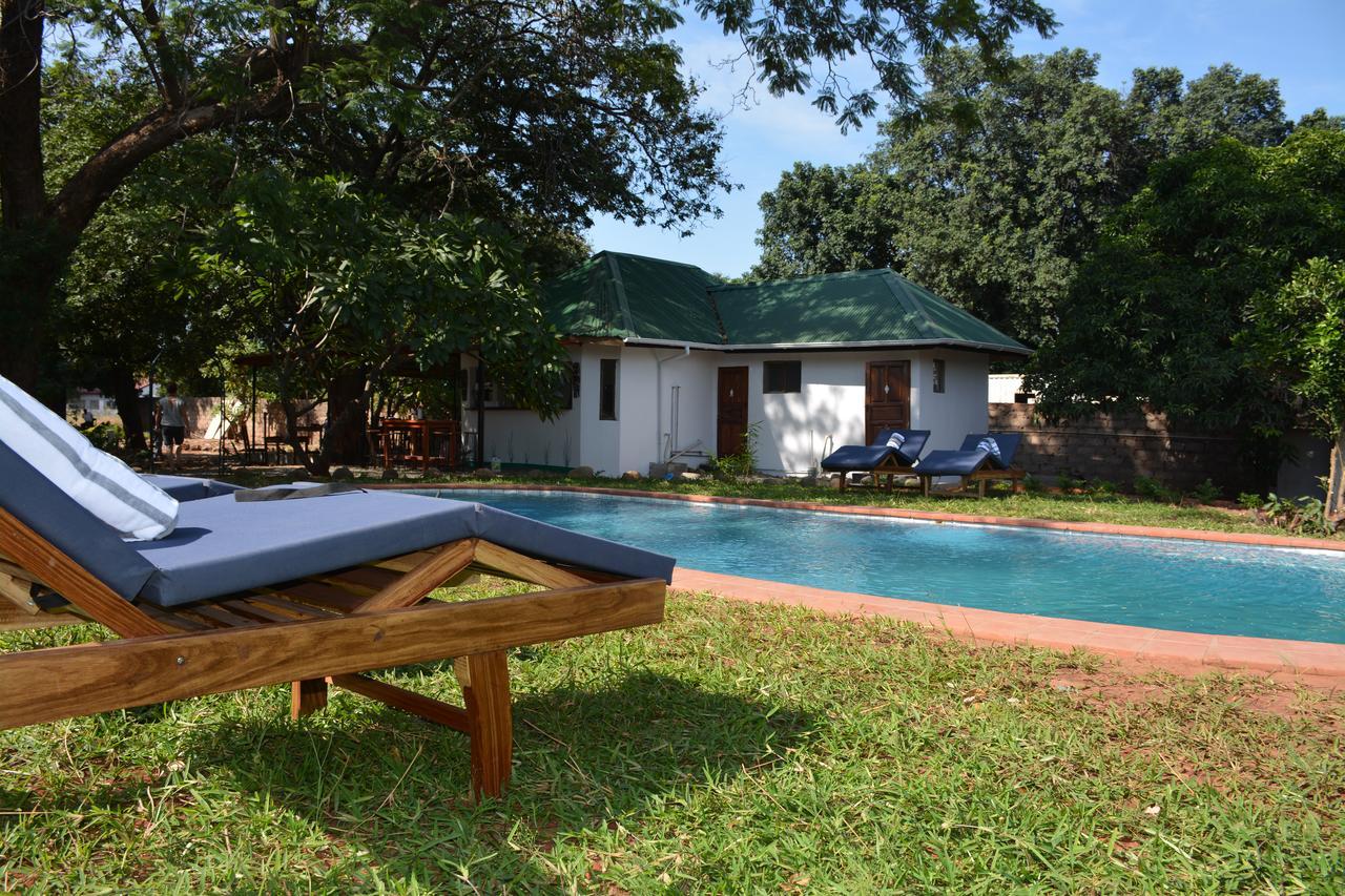 Kamunjila Lodge リビングストン エクステリア 写真