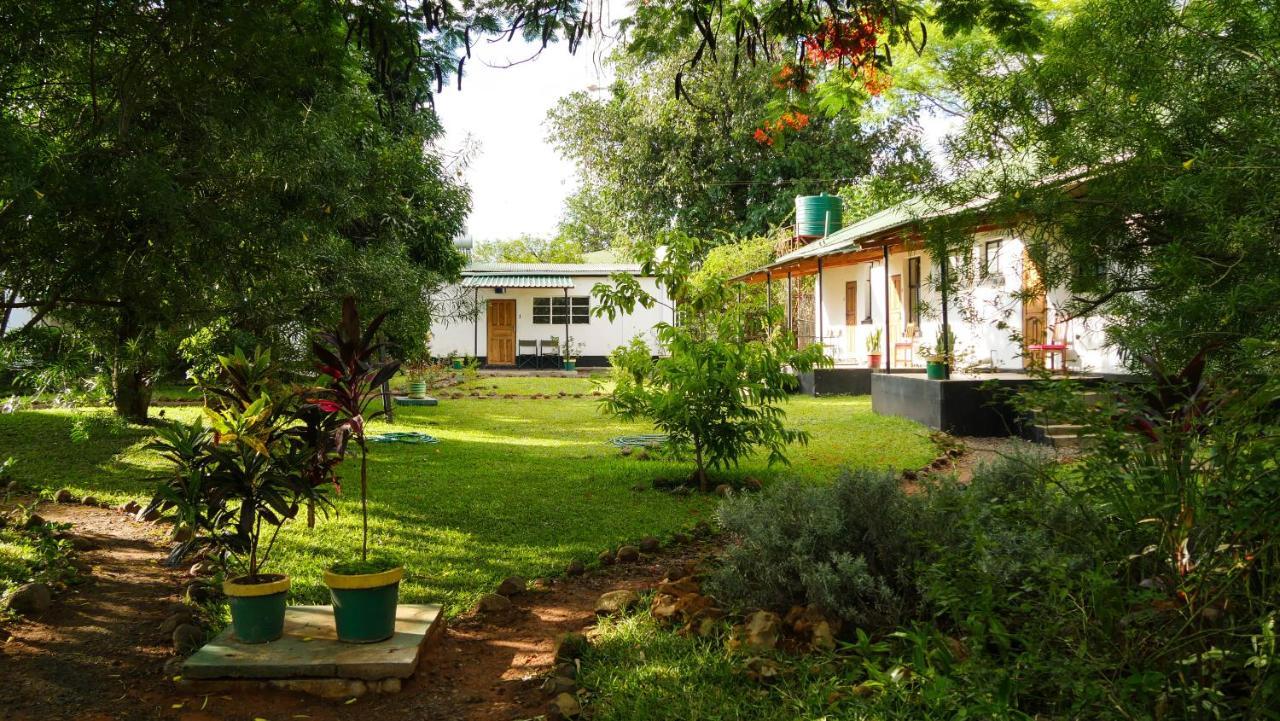 Kamunjila Lodge リビングストン エクステリア 写真
